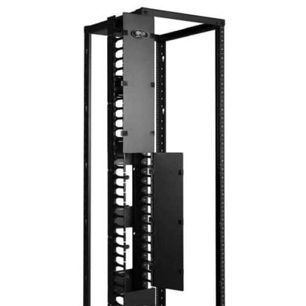 Káblový manažér vertikálny SmartRack 6 (15.24cm), káblový kanál s výrezmi pre káble a krytom 