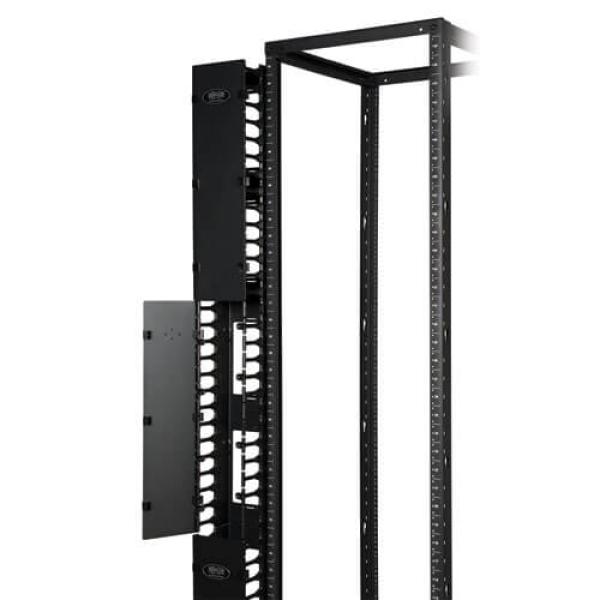 Káblový manažér vertikálny SmartRack 6 (15.24cm), káblový kanál s výrezmi pre káble a krytom 