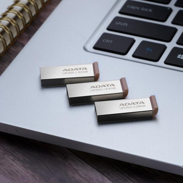 ADATA UR350/ 32GB/ USB 3.2/ USB-A/ Hnedá 