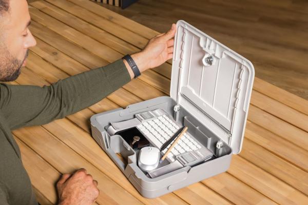 Kufrík a podložka pod notebook Fellowes BREYTA biely 