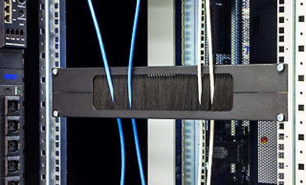 19" priechodný panel 2U rozdelený horizont. 350x55mm 