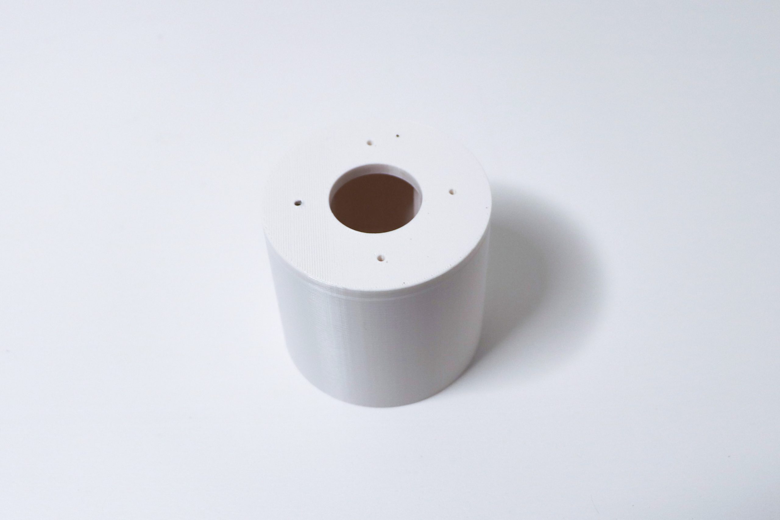 TP-LINK držiak s káblovou krytkou pre kamery VIGI Bullet C345/ C355/ C385/ S385 na stenu a strop, biely 