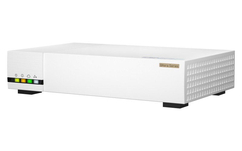QNAP SD-WAN router QHora-322 (4jadrový procesor, 4GB DDR4 RAM, 6x 2, 5GbE, 3x 10GbE, 1x USB 3.2 Gen1) 