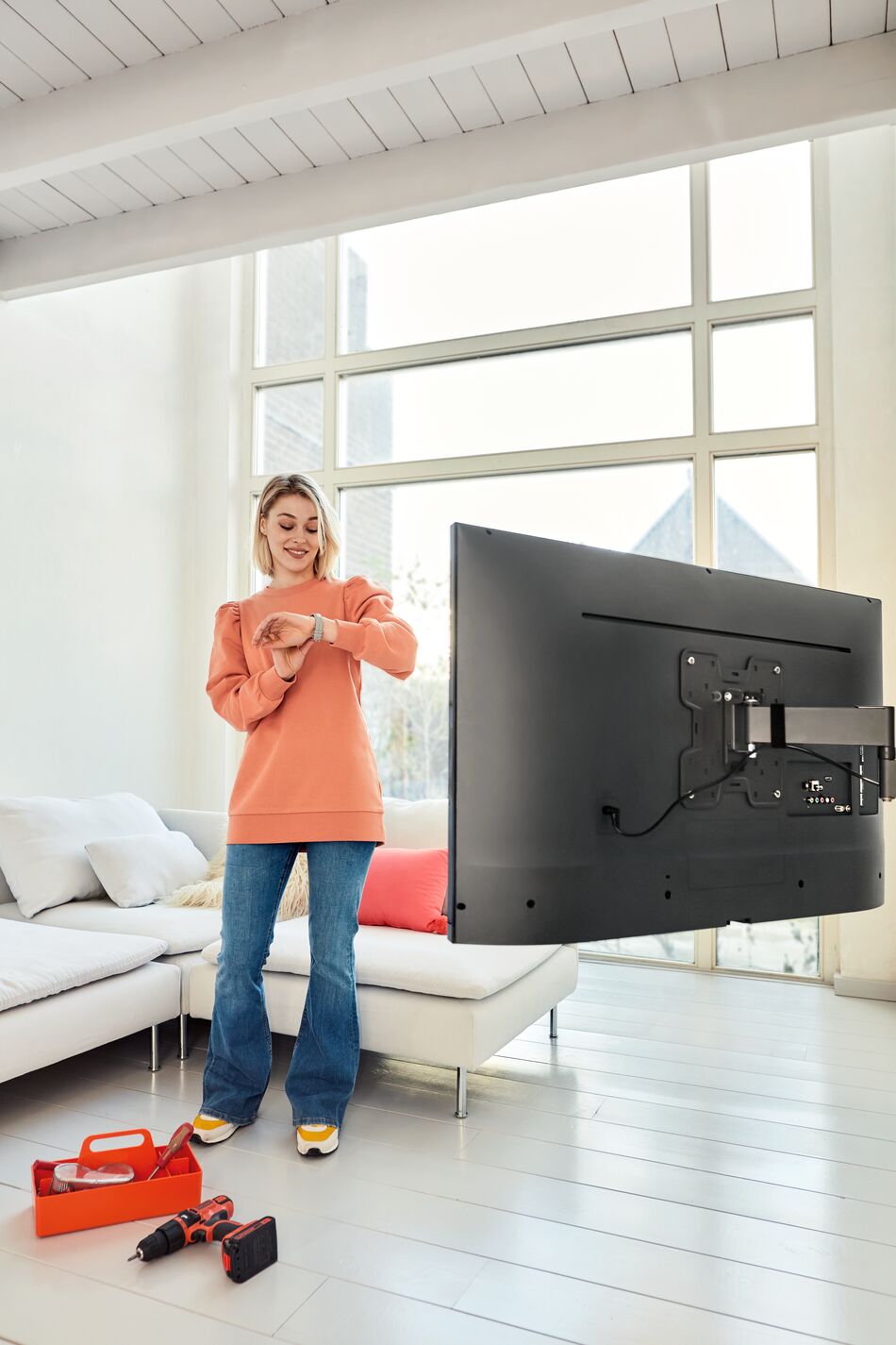 Vogel"s TVM1443, TV rameno s 3 kĺbmi pre displeje 32-65", 25 kg 