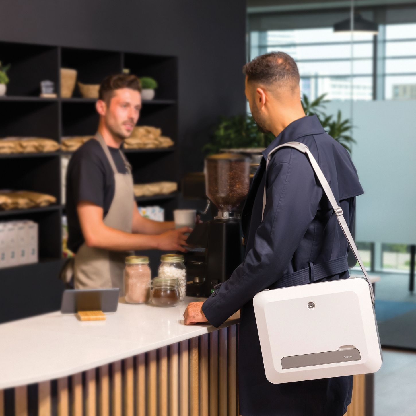 Kufrík a podložka pod notebook Fellowes BREYTA biely 