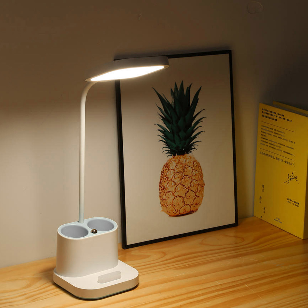 Platinet PDL008 stolná LED lampa 5W stmievateľná, integrovaná batéria 2400mAh, USB port, biela 