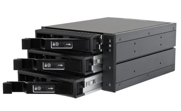 CHIEFTEC SATA/ SAS Backplane CBP-2131SAS,  2 x 5.25" pozície pre 3 pevné disky SAS/ S-ATA,  Hot-Swap,  celohliníkové0
