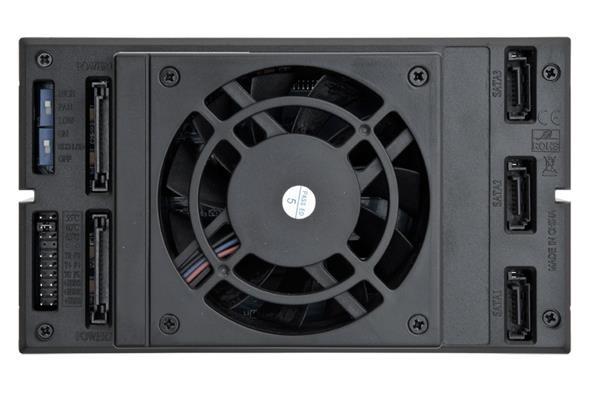 CHIEFTEC SATA/ SAS Backplane CBP-2131SAS,  2 x 5.25" pozície pre 3 pevné disky SAS/ S-ATA,  Hot-Swap,  celohliníkové4