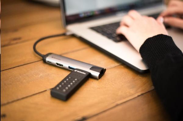 VERBATIM USB 3.0 Disk 64 GB - Zabezpečená klávesnica (R:160/ W:140 MB/ s) GDPR5
