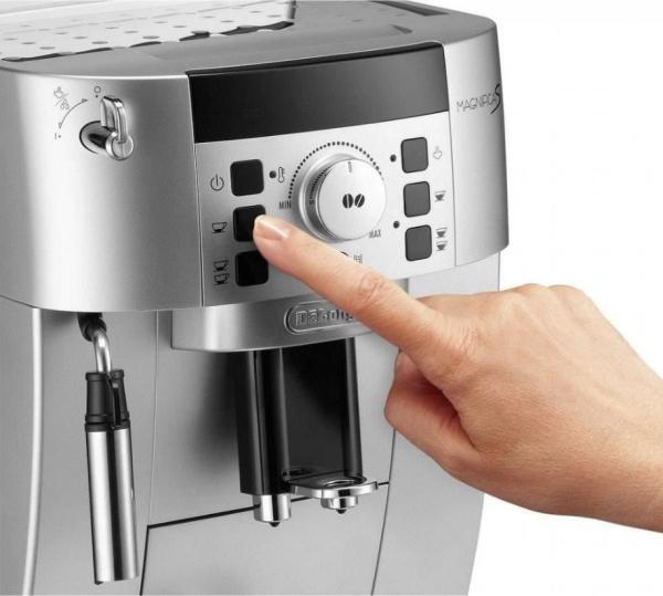 DeLonghi Magnifica S ECAM 22.110.SB automatický kávovar4