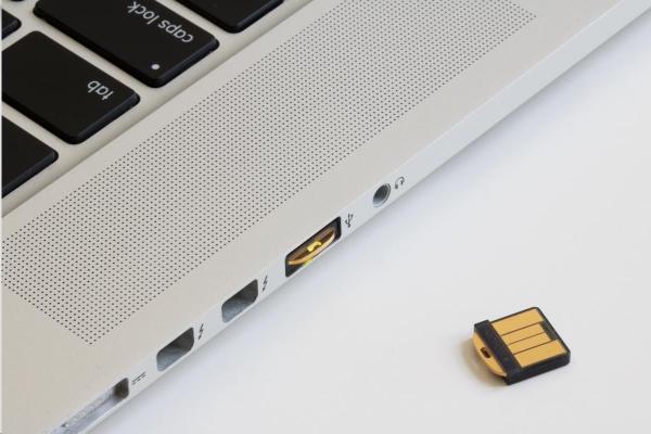 YubiKey 5 Nano - USB-A,  kľúč/ token s viacfaktorovým overovaním,  podporou OpenPGP a čipovej karty (2FA)1
