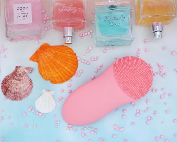 TOUCHBeauty 1788 Sonický čistič pleti růžový8