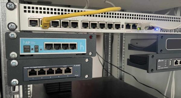 TP-Link D-TP100 Držák do racku pro OC200/ OC220/ / SF1005xx/ SG105xx/ SG1005xx,  šedý1