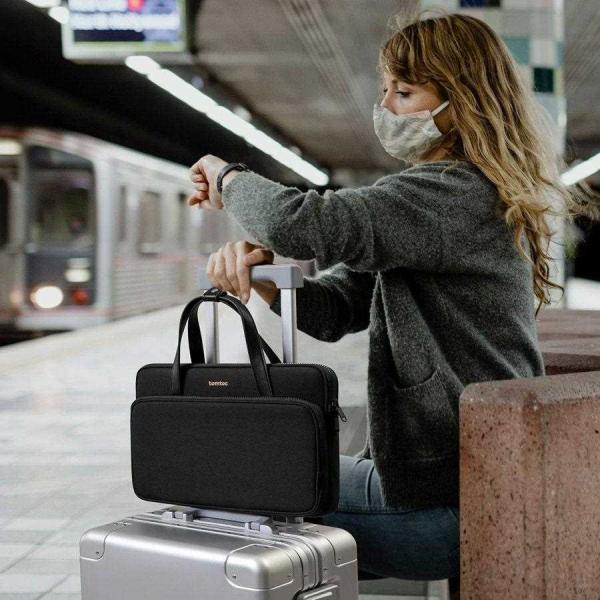 tomtoc Shoulder Bag - 14" a 13" MacBook Pro /  Air,  černá3