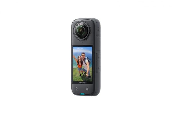 Insta360 X4 akční kamera,  8K /  30 fps,  4K/  až 100 fps,  6osý gyroskop,  360° záběr,  Active HDR,  vodotěsná4