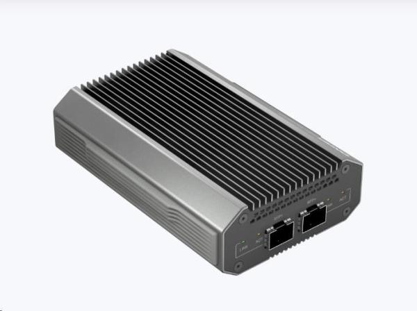 QNAP QNA-UC10G2SF adaptér USB-C/ Thunderbolt 4 na 2x SFP+ (2xSFP+, 1xUSB-C4/ TB4, fanless)1