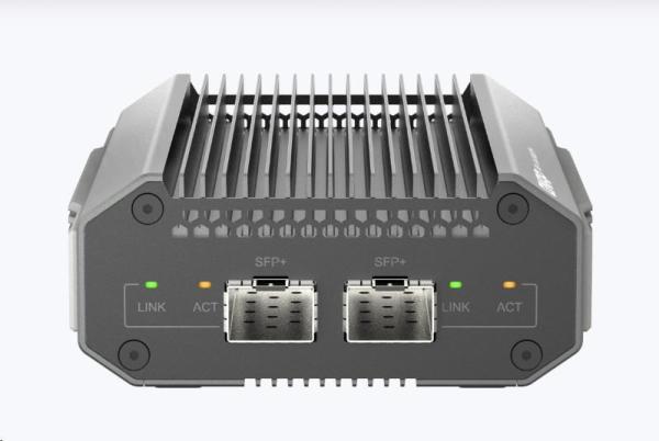 QNAP QNA-UC10G2SF adaptér USB-C/ Thunderbolt 4 na 2x SFP+ (2xSFP+, 1xUSB-C4/ TB4, fanless)3