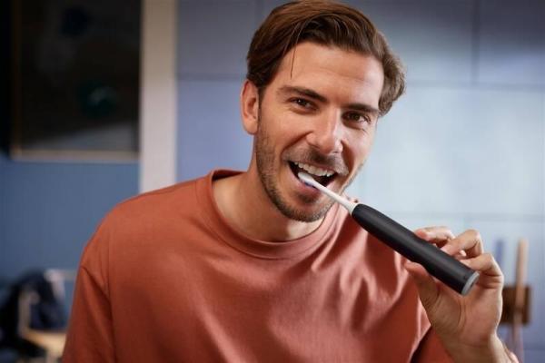 Philips Sonicare 6500 Gentle clean sada elektrických zubních kartáčků,  2 kusy,  černá a bílá4