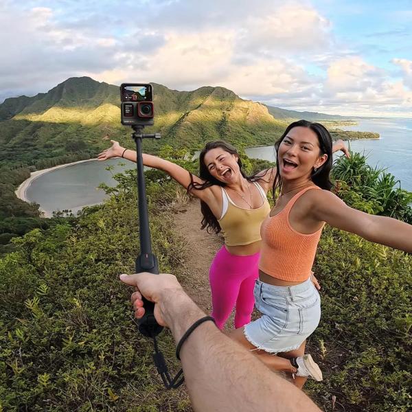 Insta360 Mini 2-in-1 Tripod + Selfie Stick 2.0 Remote Kit5