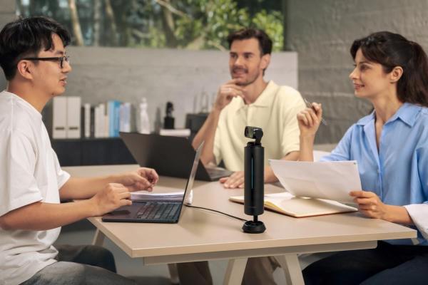 Insta360 Wave (černá) - speakerphone,  8 mikrofonové 3D pole,  AI potlačení hluku,  úložiště 32gb,  transcript,  usb-c,  BT5