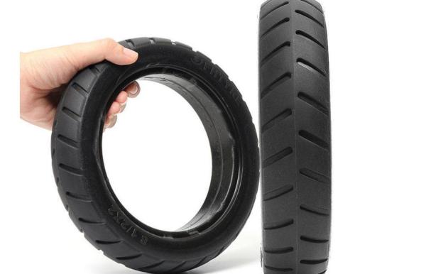RhinoTech bezdušová pneumatika pro Scooter 8.5x2,  černá1