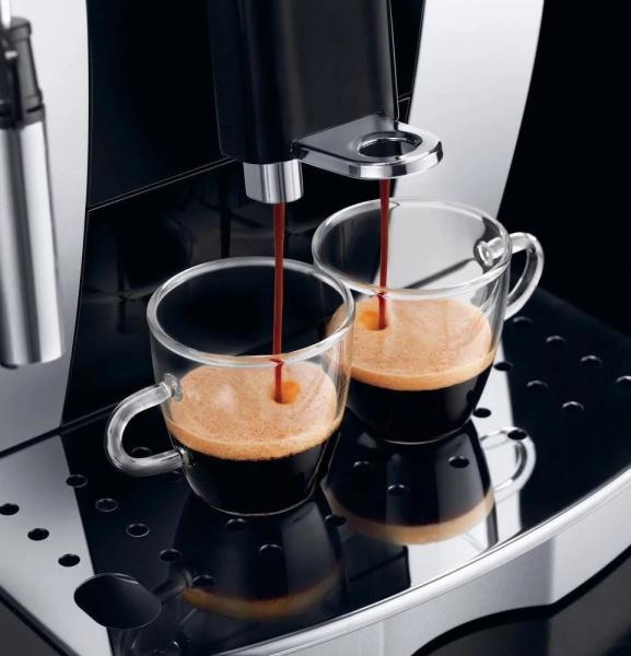 DeLonghi ECAM 21.117.B automatický kávovar,  15 bar,  vestavěný mlýnek,  dva šálky najednou,  tryska na páru,  černý2