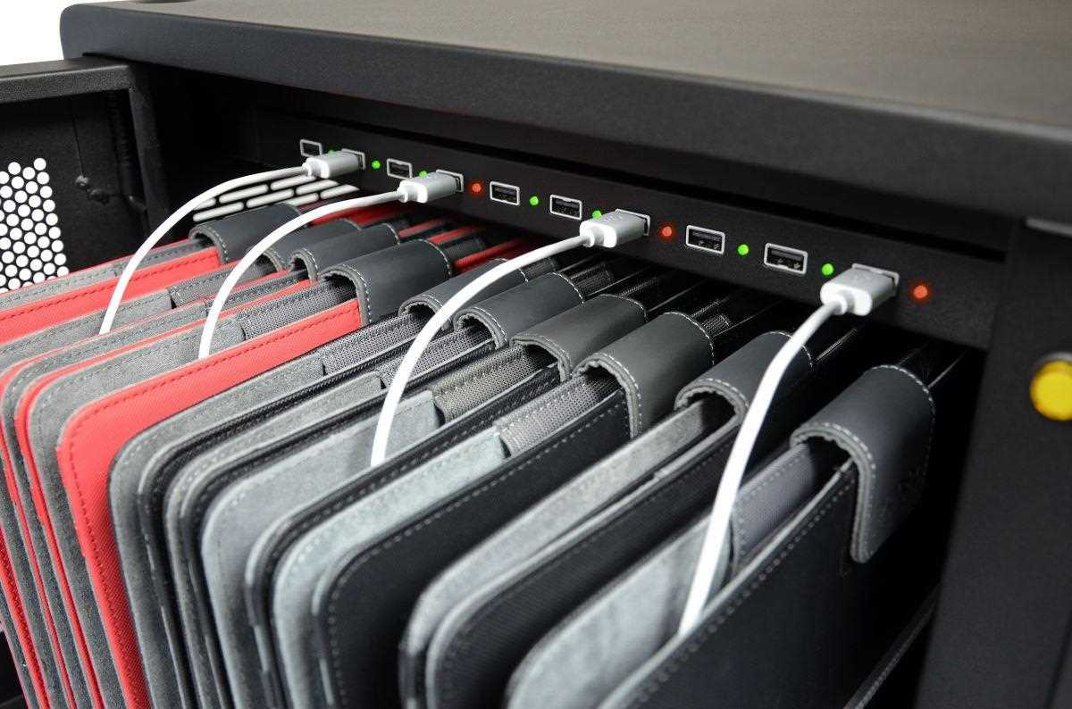 PORT nabíjecí skříňka pro 20 tabletů,  černá2 