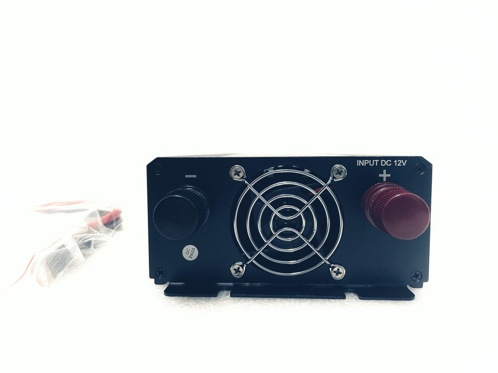 EUROCASE Měnič napětí AC 220V,  1500W (MT-MX1500)3 