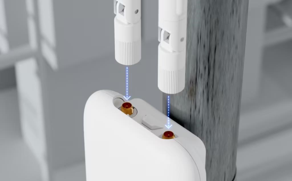 UBNT Omni Antenna & Desktop Stand Kit1 