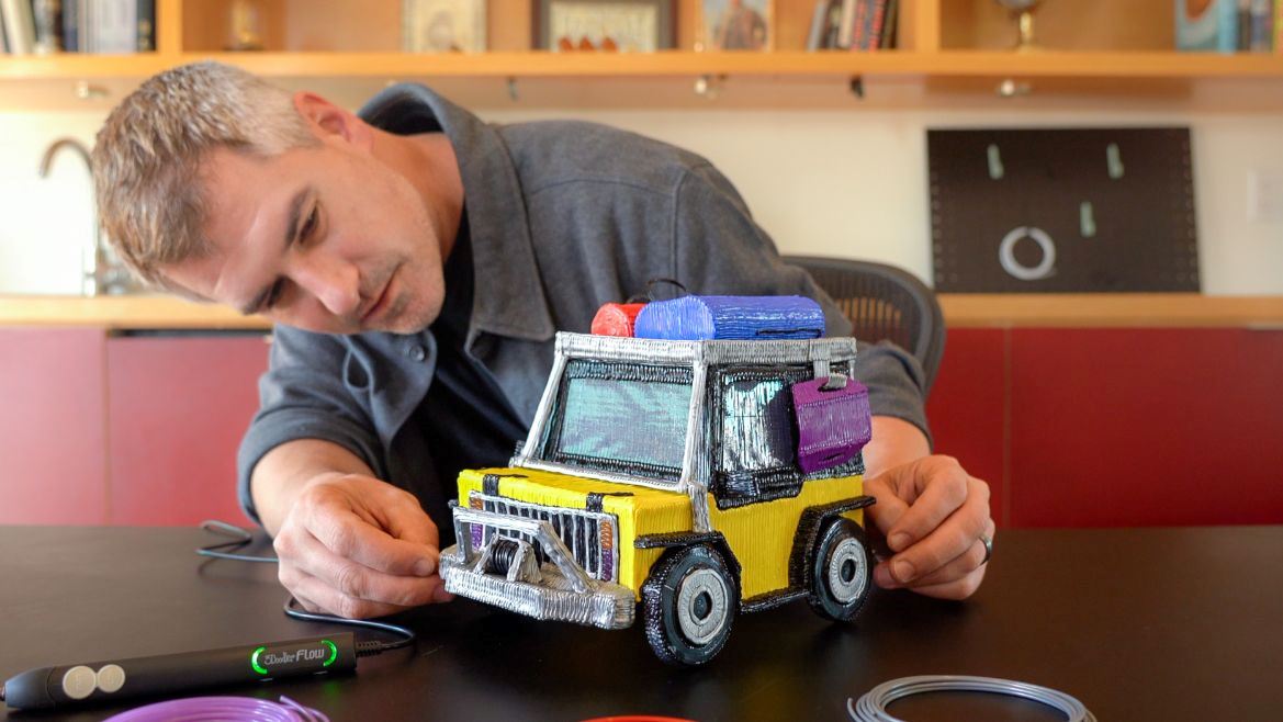 3Doodler 3D pero FLOW + 8 PLA náplní a 3D šablona7 