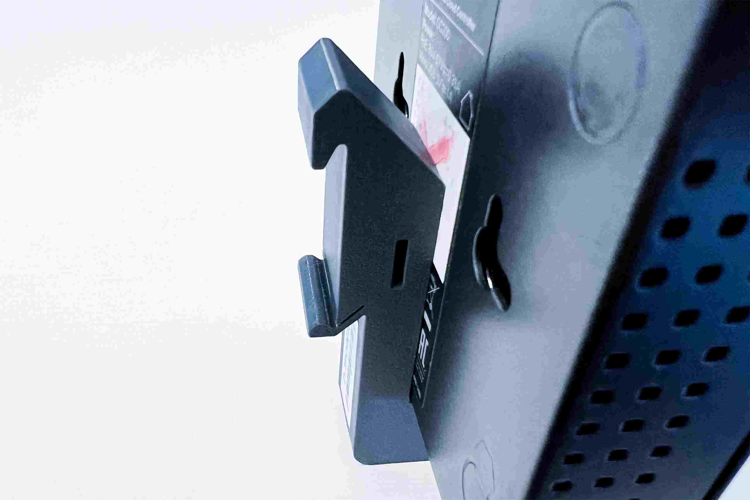 TP-Link D-TPDIN100 Držák na DIN lištu pro OC200,  OC220,  SF1005xx,  SG105xx,  SG1005xx,  šedý4 