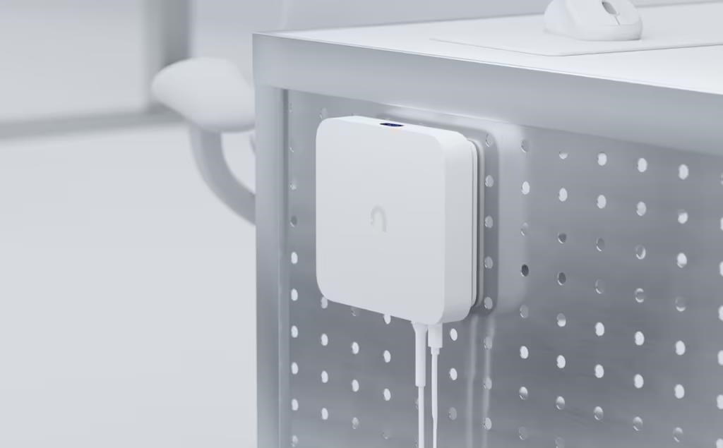 UBNT UACC-FM-17cm,  držák na zeď2 