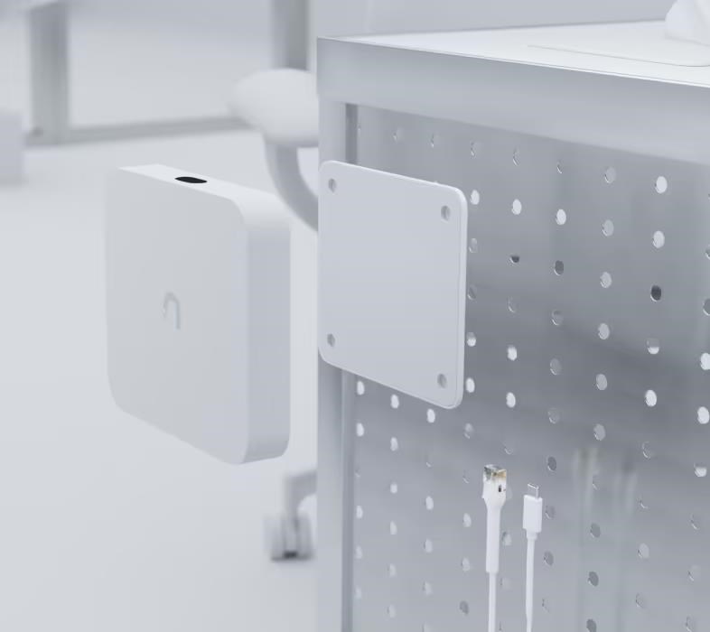 UBNT UACC-FM-17cm,  držák na zeď3 