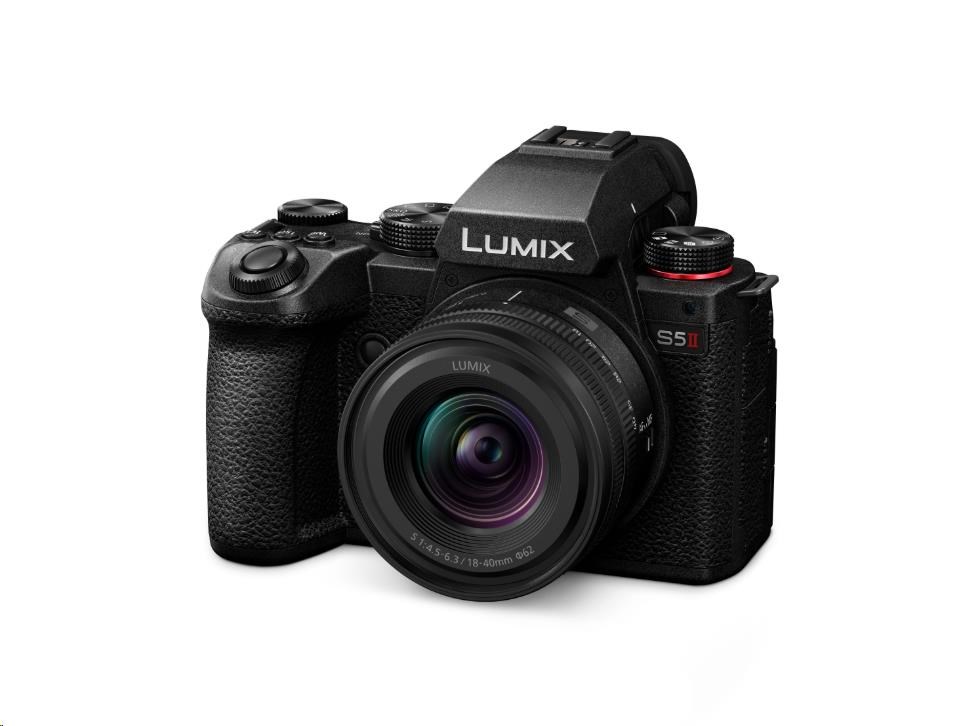 Panasonic Lumix S5 II + Lumix S 18-40mm1 