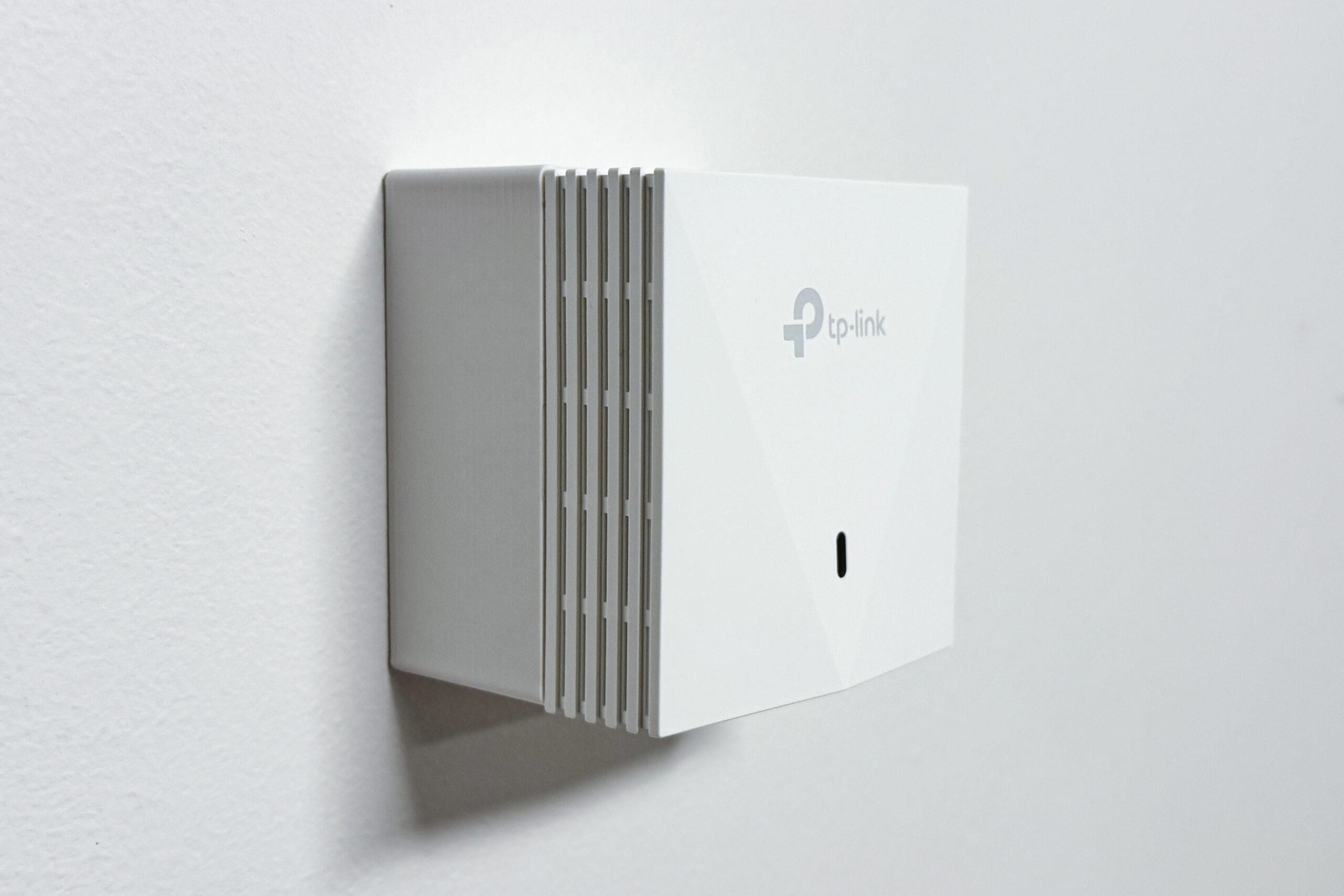 TP-Link D-EAPWALL2-C,  držák box pro upevnění na zeď EAP115-Wall,  EAP230-Wall,  EAP650-Wall,  Tapo S210,  Tapo S220,  bílý5 