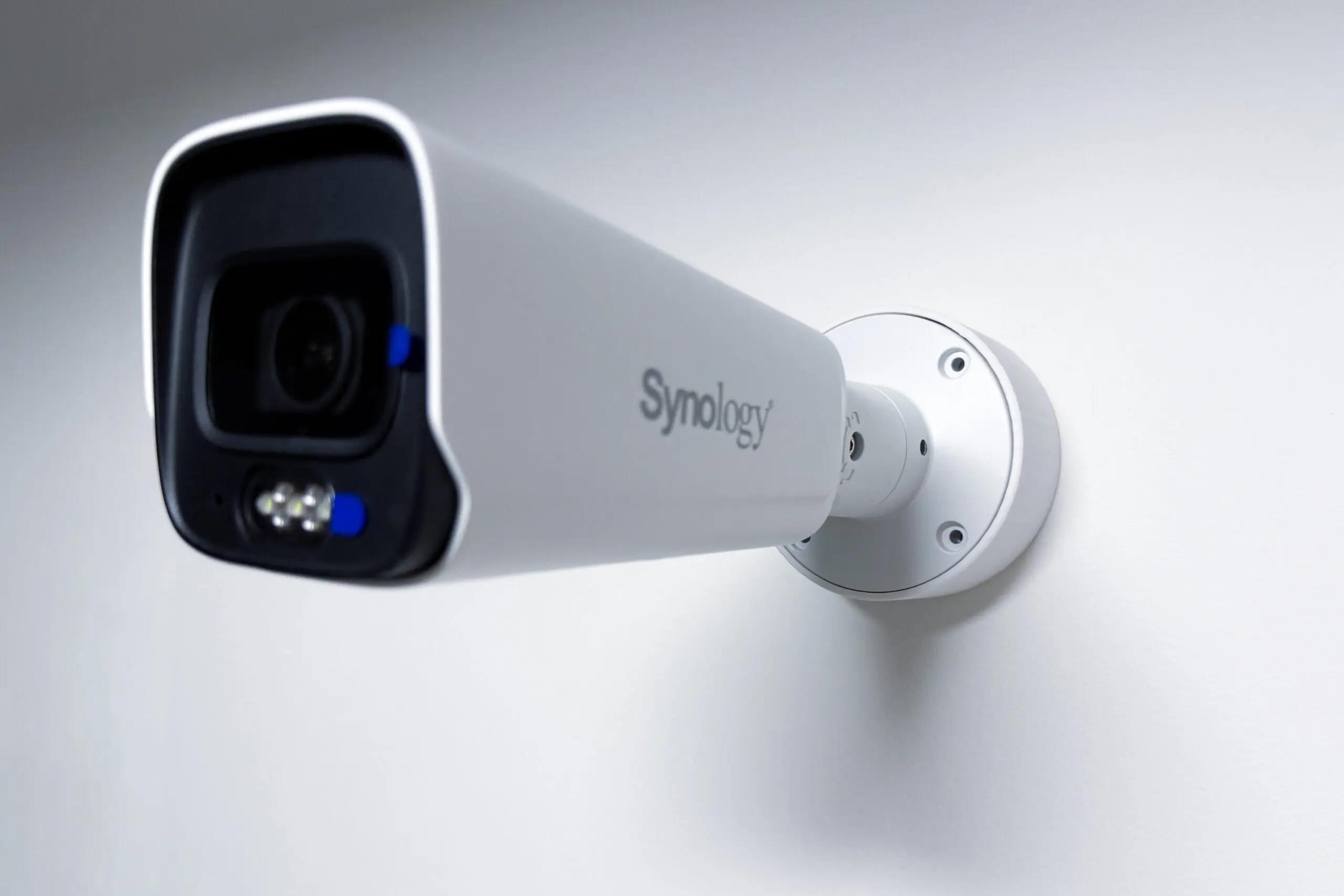 Synology D-SBC800-C - Držák pro kameru Synology BC800Z na stěnu i strop7 
