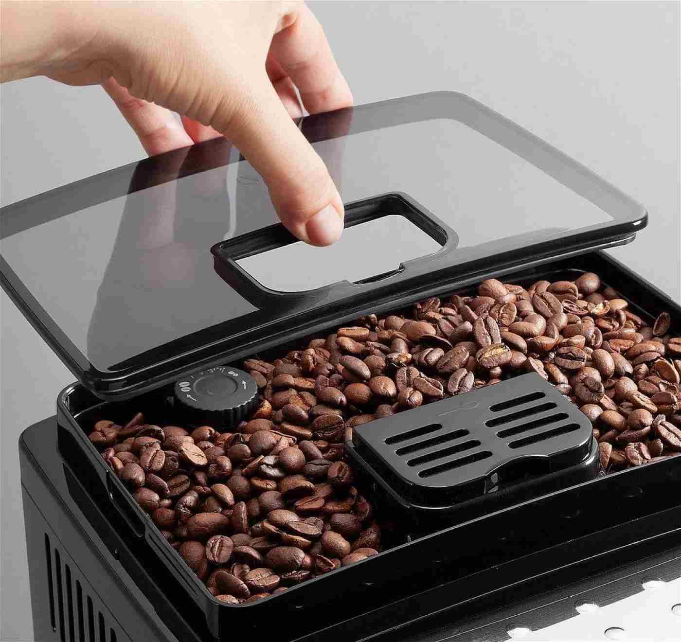 DeLonghi ECAM 21.117.B automatický kávovar,  15 bar,  vestavěný mlýnek,  dva šálky najednou,  tryska na páru,  černý4 