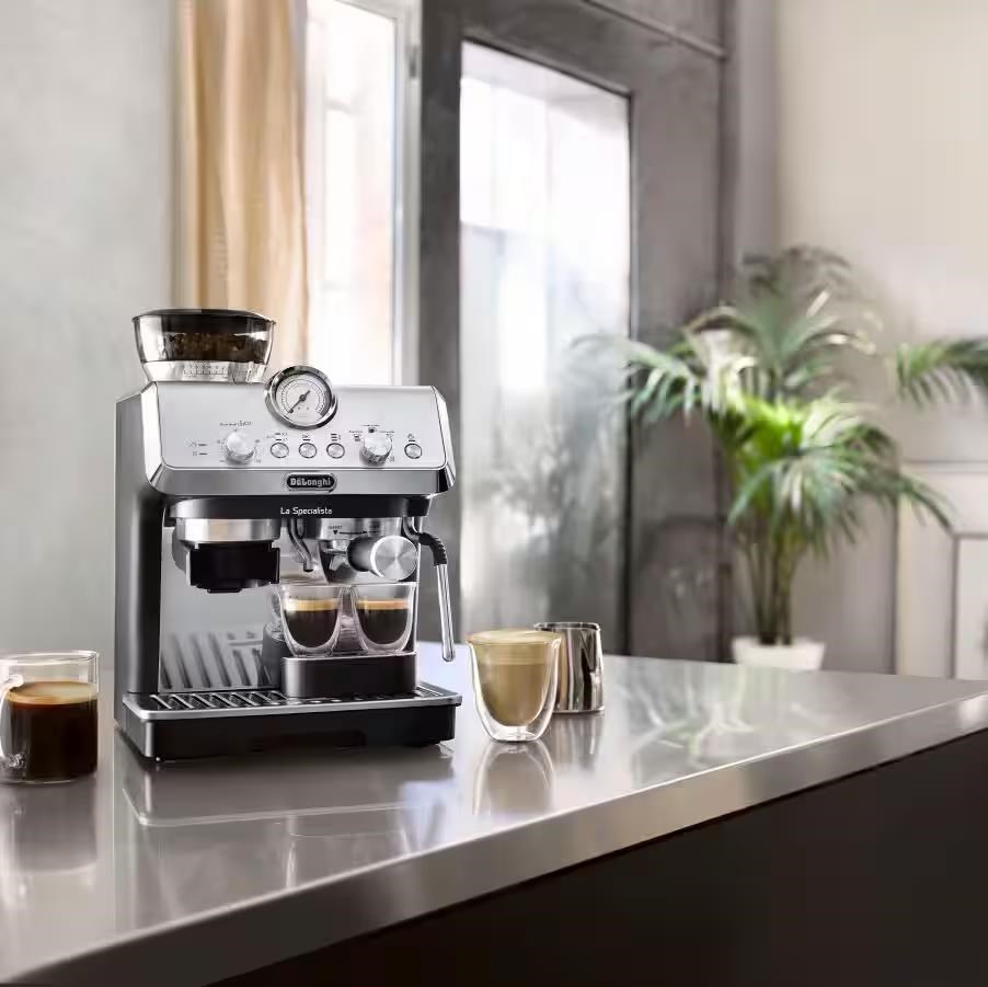 DeLonghi La Specialista Arte pákový kávovar,  1400 W,  vestavěný mlýnek,  parní tryska MyLatte4 