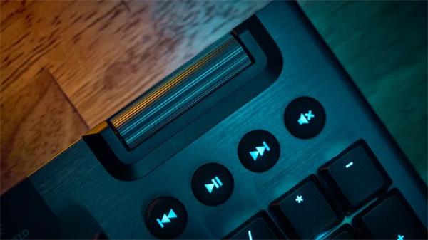 Logitech® G915 X LIGHTSPEED Low-Profile Wireless Gaming Keyboard - BLACK - US INT"L - lineárna 
