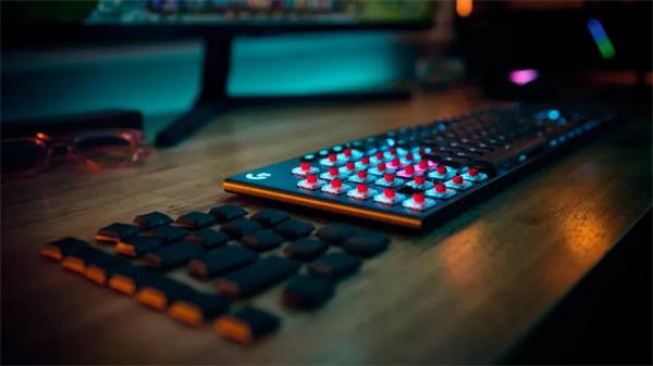Logitech® G915 X LIGHTSPEED Low-Profile Wireless Gaming Keyboard - BLACK - US INT"L - hmatová 