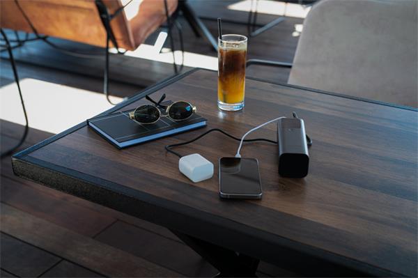 Canyon PB-2010, Powerbank, Li-Pol, 27.000 mAh, Digitálny displej, 2xUSB-C + 1xUSB-A, výkon 140W, nabíjanie notebookov! 