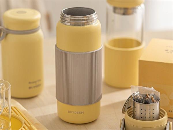 BUYDEEM Termoska so sitkom na čaj 400 ml, model CD1011, farba jemná žltá 