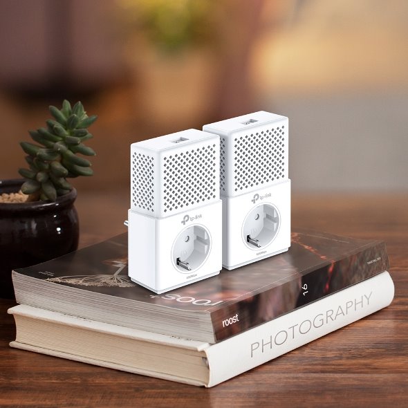 AV1000 Gigabit Passthrough Powerline Starter Kit KIT: 2× TL-PA7017P SPEED: 1000 Mbps Powerline SPEC: Broadcom CPU, 1× Gi 