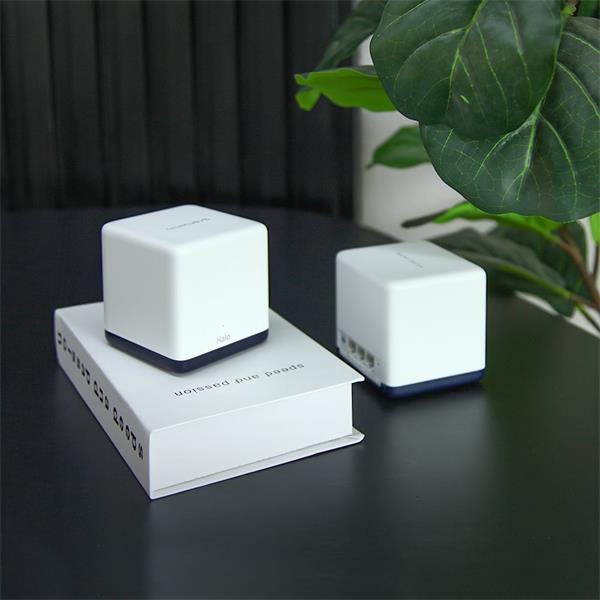 AC1900 Whole Home Mesh Wi-Fi System SPEED: 600 Mbps at 2.4 GHz + 1300 Mbps at 5 GHz SPEC: 3× Internal Antennas, 3× Gigab 
