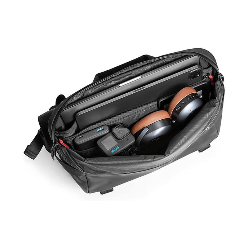 TomToc taška Explorer Sling Bag H02 pre Macbook Pro 14" M1/M2/M3 - Black 