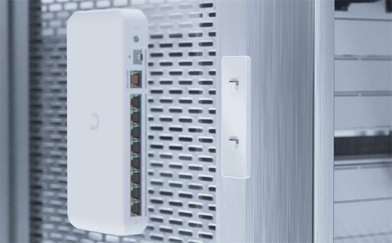 Ubiquiti UniFi UACC-Switch-FM   magnetická držák pro switche 