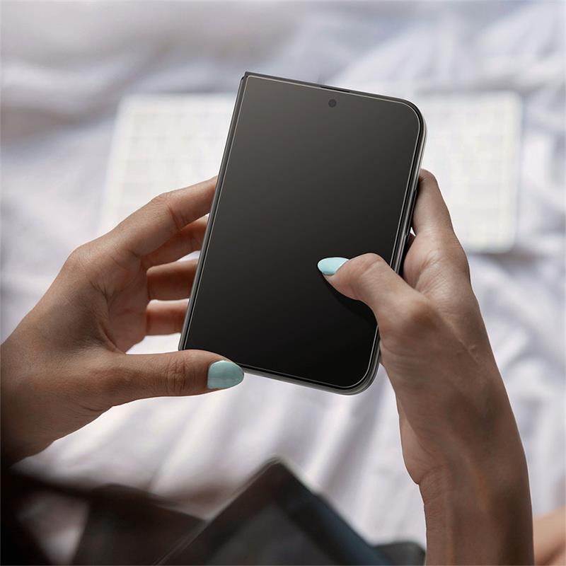 Spigen ochranné sklo GLAS.tR EZ Fit PRO HD pre iPhone Duo - Clear 